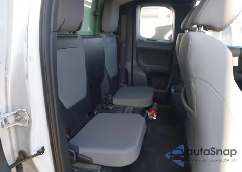 2017 Toyota Tacoma Sr из США, поврежденный, VIN 5TFRX5GN4HX093545